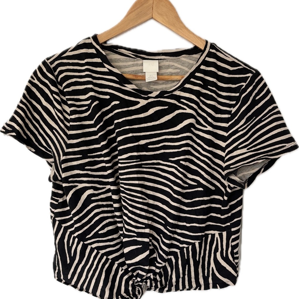 H&M Black and White Zebra Print Short Sleeve Top